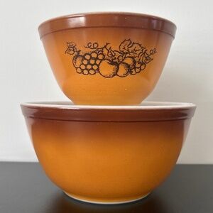 Vintage MCM Pyrex Old Orchard 1.5pt & 1.5qt Brown 1973-1977 Mixing Bowl set of 2